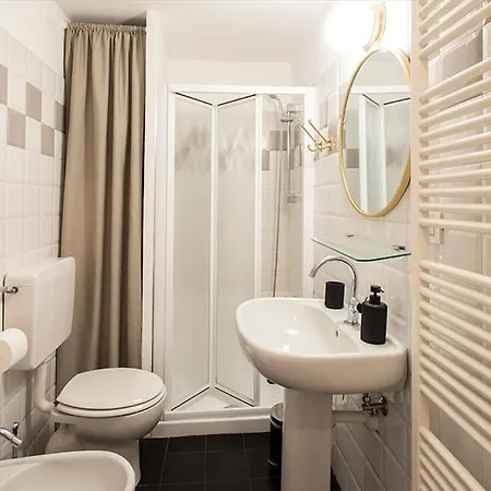 Madama Cristina 18 *