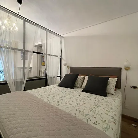 Madama Cristina 18 *